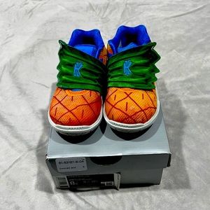 Gently used Toddler Kyrie Irving Nikes!